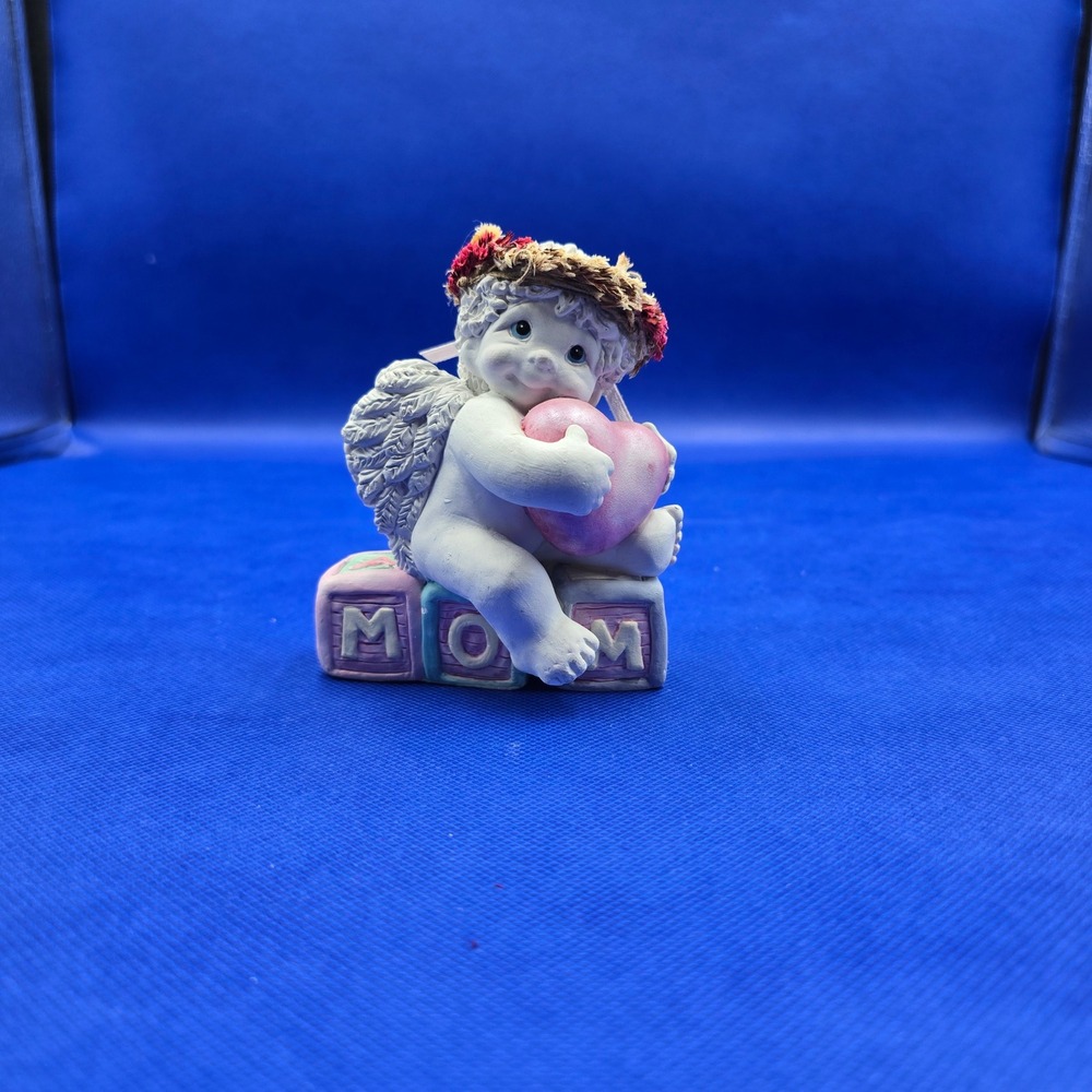 Dreamsicles M-O-M Spells Love Angel Figurine 20347 Kristin 2004 y2k